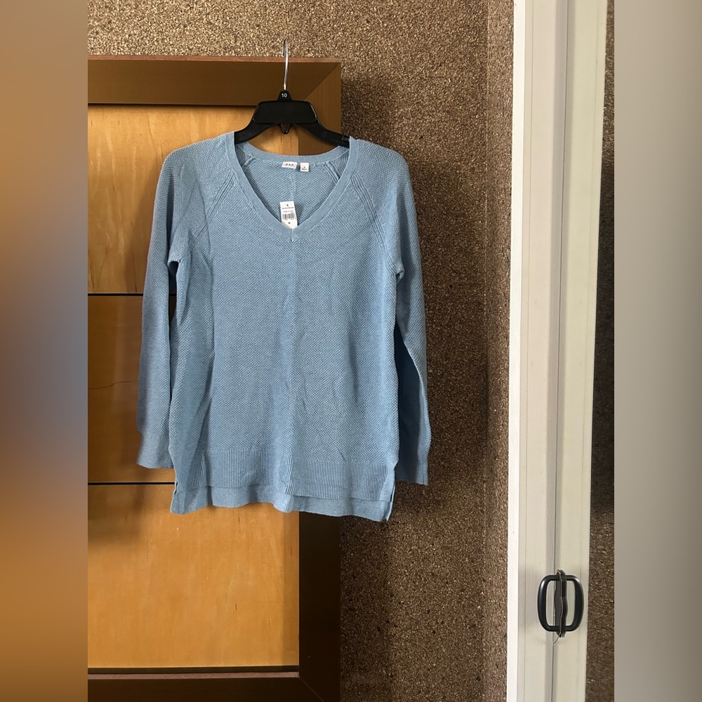 Gap Women’s Pastel V-Neck Pullover Sweater – Size Medium, NWT